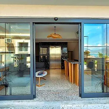 Bliss Loft Aparthotel 4*