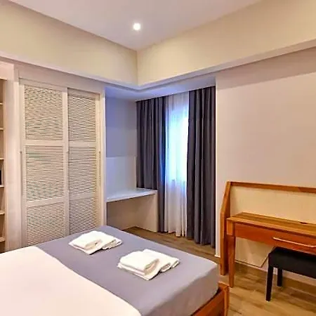 Aparthotel Bliss Loft 4*